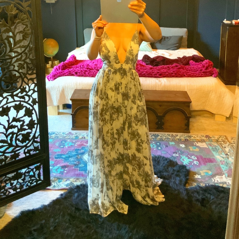 Romantic UO jumpsuit romper dress XS plunge backless - white crepe gray floral